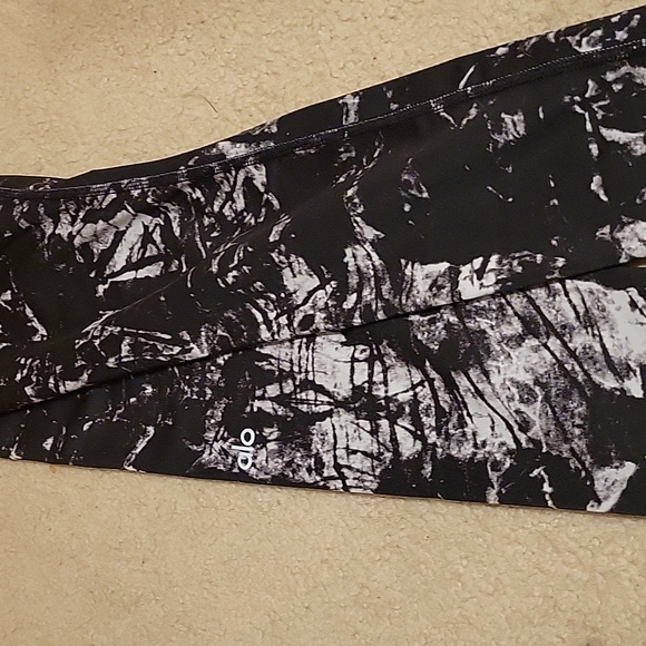 Alo Full Length Black and White Leggings - Picture 2 of 3